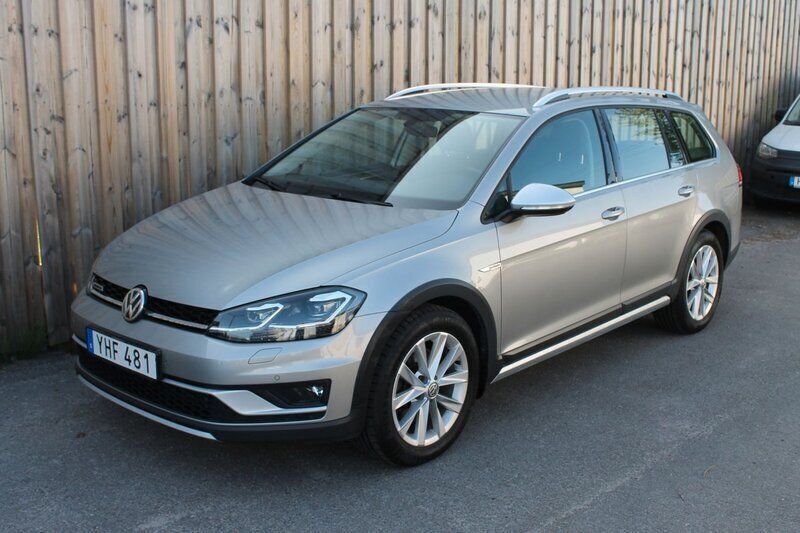 Silver Begagnad 2018 VW Golf Alltrack Kombi | 227 900 kr (Marknadspris) - Bild 1/4