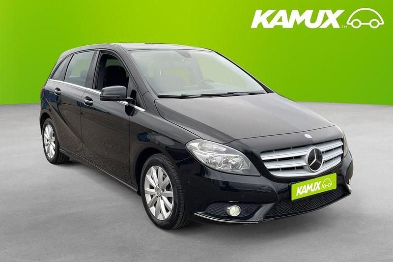 Svart Begagnad 2014 Mercedes B180 Edition Minibuss | 104 700 kr (Bra pris) - Bild 1/3