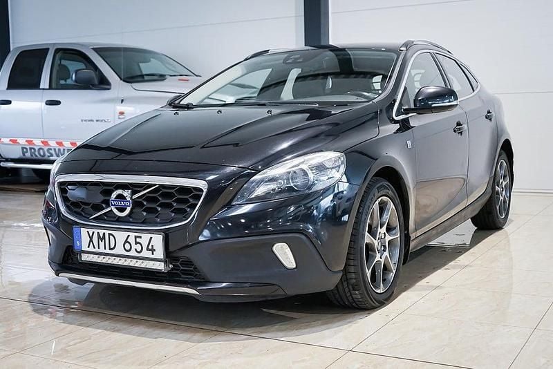 Begagnad Volvo V40 Ocean Race 150 HK (110 kW) 2015 Svart Halvkombi