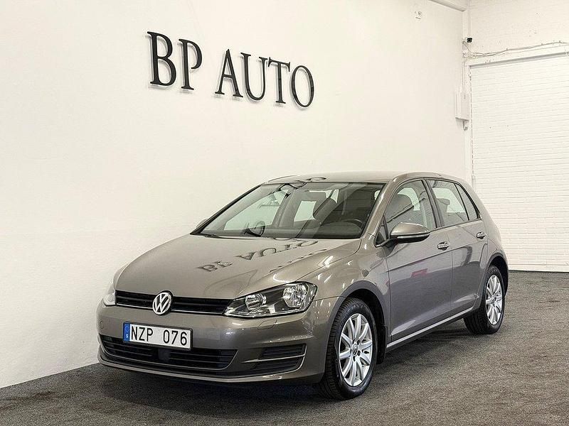 Grå Begagnad 2013 VW Golf VII Halvkombi | 114 900 kr (Marknadspris) - Bild 1/4
