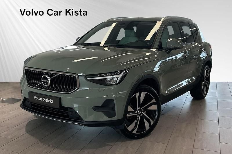 Grön Begagnad 2023 Volvo XC40 Core SUV | 339 900 kr (Bra pris) - Bild 1/3