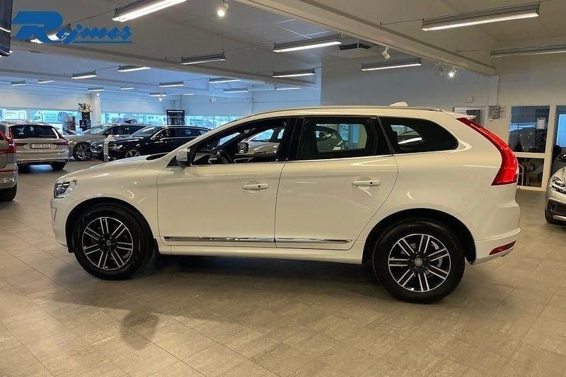 Begagnad Volvo XC60 Standard 190 HK (139 kW) 2016 Vit SUV