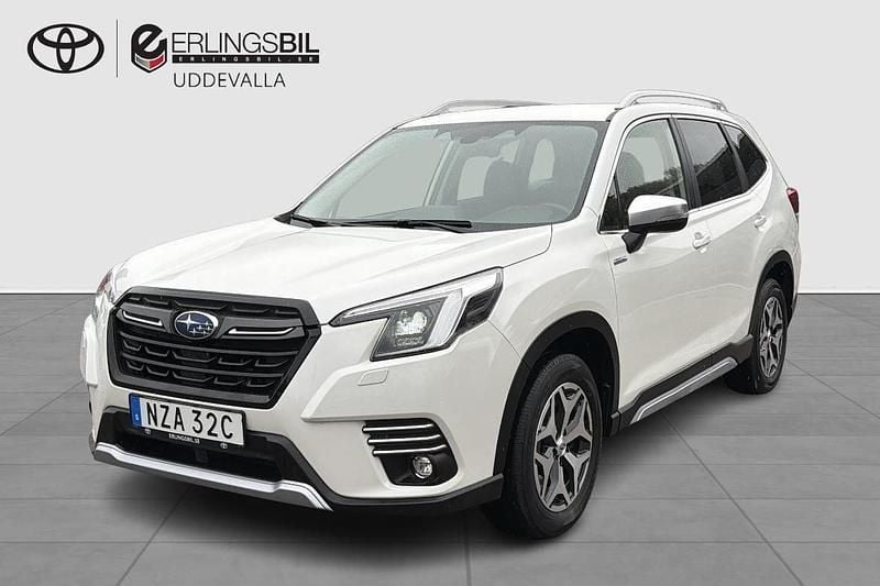 Vit Begagnad 2022 Subaru Forester SUV | 309 900 kr (Marknadspris) - Bild 1/4