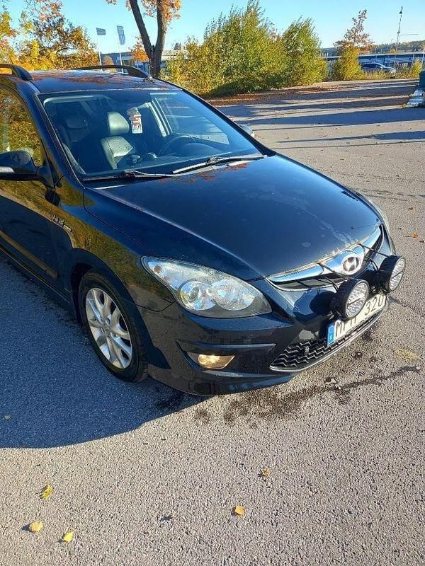 Svart Begagnad 2011 Hyundai i30 Kombi | 19 500 kr (Bra pris) - Bild 1/2