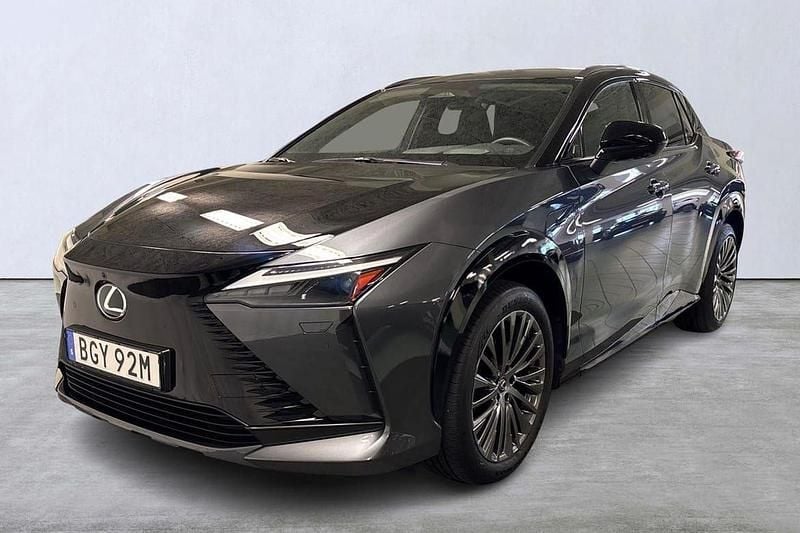 Grå Begagnad 2023 Lexus RZ 450e Executive Line SUV | 508 900 kr - Bild 1/4