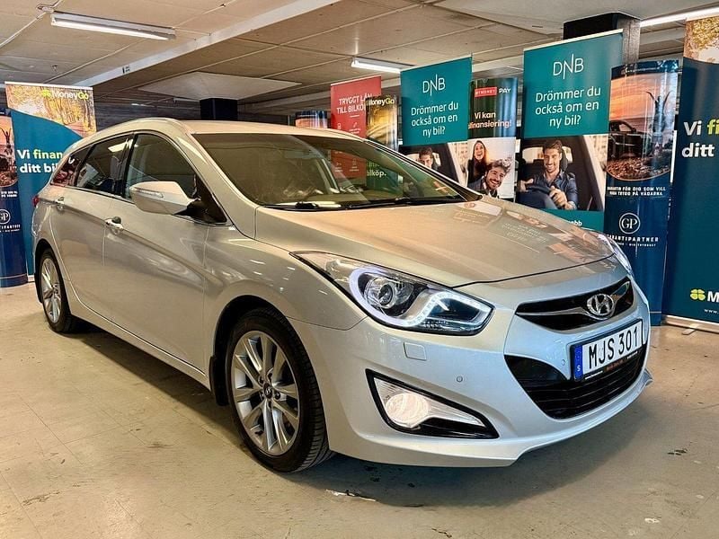 Silver Begagnad 2013 Hyundai i40 Kombi | 89 900 kr (Marknadspris) - Bild 1/4