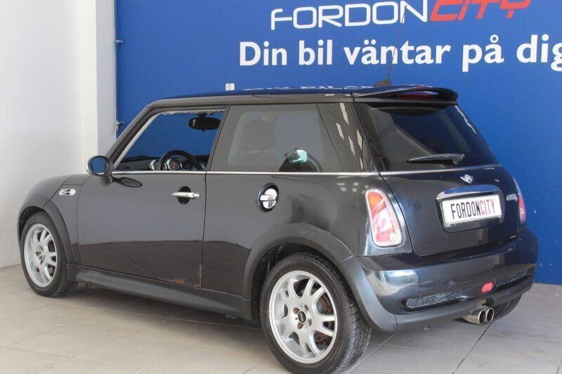 Begagnad Mini Cooper S 170 HK (125 kW) 2006 Svart Halvkombi