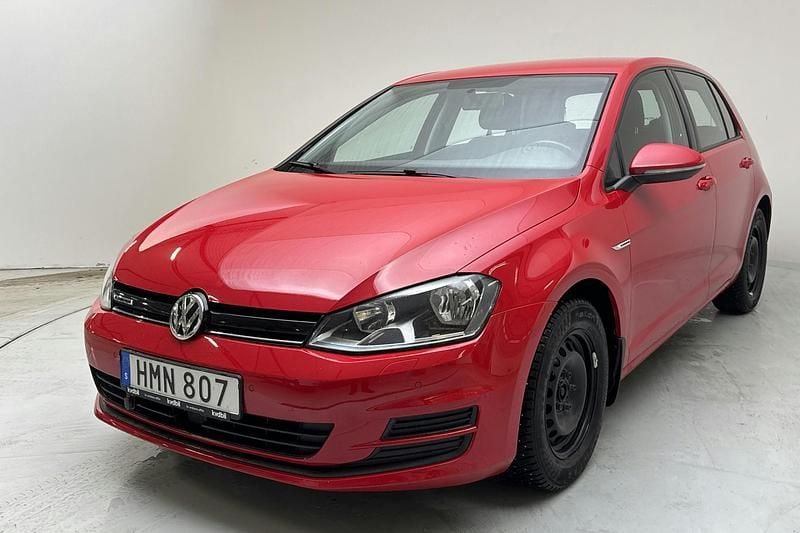 Röd Begagnad 2017 VW Golf VII | 89 000 kr (Superpris) - Bild 1/4