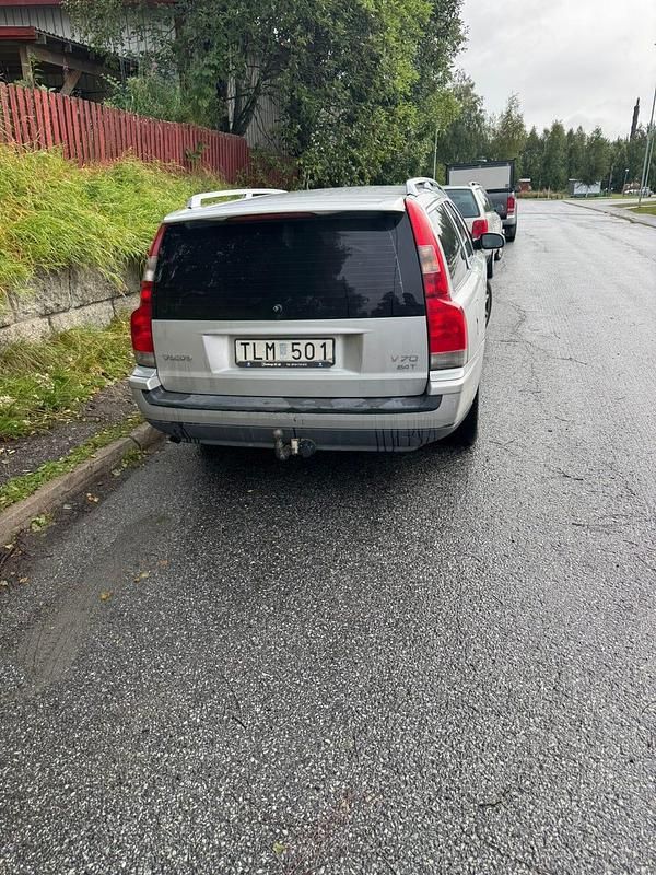 Begagnad 2002 Volvo V70 Kombi | 30 000 kr (Lite dyr) - Bild 1/3