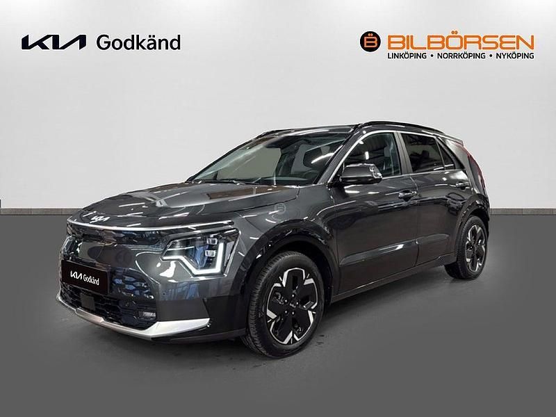 Grå Begagnad 2023 Kia e-Niro Advance SUV | 339 900 kr (Lite dyr) - Bild 1/4