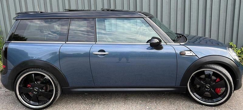 Blå Begagnad 2011 Mini John Cooper Works Clubman Kombi | 94 900 kr - Bild 1/4