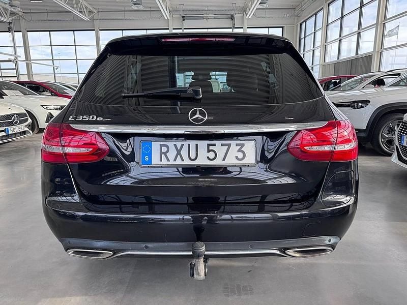 Begagnad Mercedes C350e Avantgarde 211 HK (155 kW) 2016 Svart Kombi