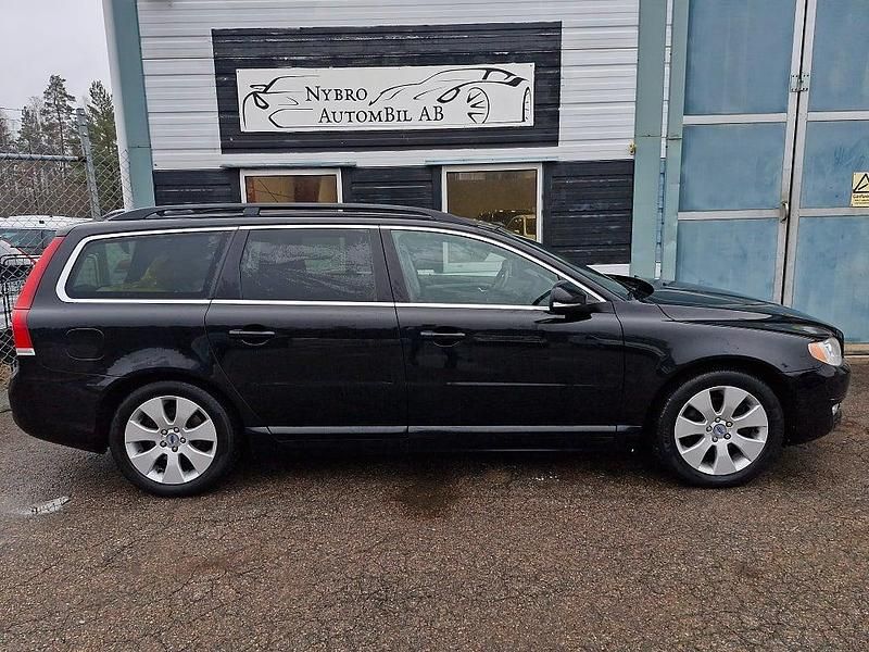 Begagnad Volvo V70 Momentum 164 HK (120 kW) 2013 Svart Kombi