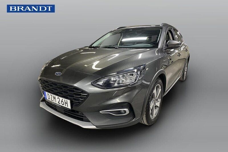 Grå Begagnad 2021 Ford Focus Active Halvkombi | 189 900 kr (Marknadspris) - Bild 1/4