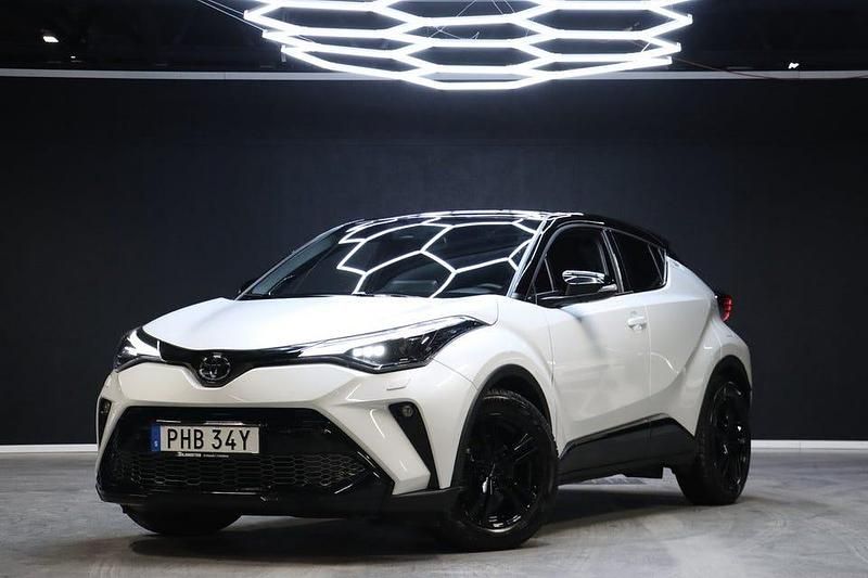 Begagnad Toyota C-HR Sport 184 HK (135 kW) 2023 Vit SUV
