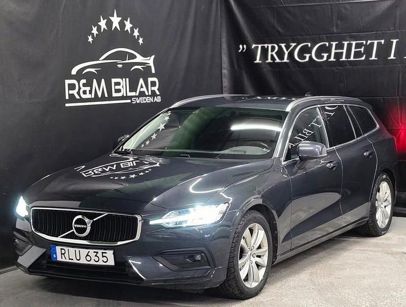 Begagnad Volvo V60 Momentum 190 HK (139 kW) 2018 Grå Kombi