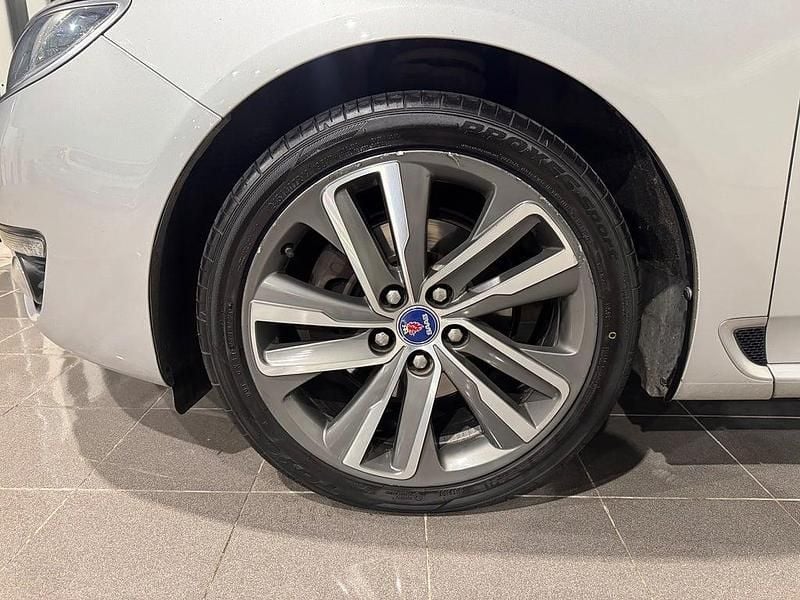 Begagnad Saab 9-5 Vector 220 HK (161 kW) 2011 Grå Sedan