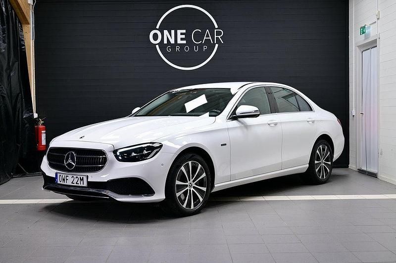 Vit Begagnad 2020 Mercedes E300 Sedan | 409 900 kr (Marknadspris) - Bild 1/4