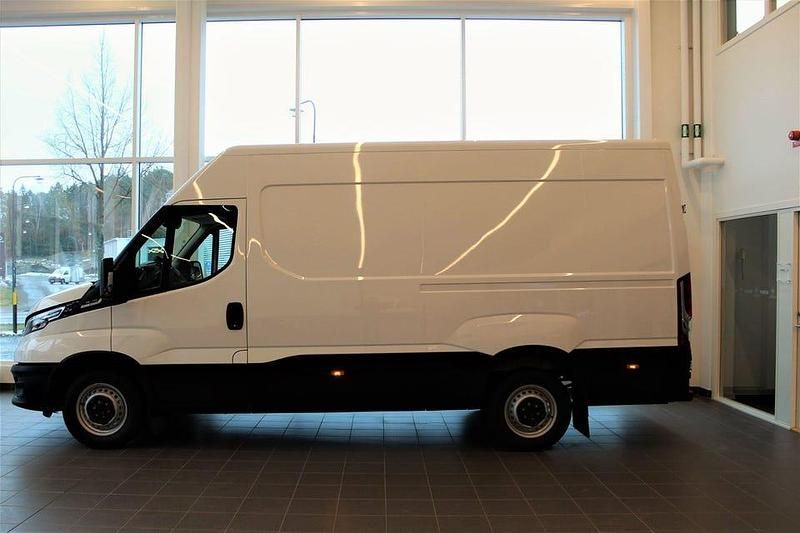 Ny Iveco Daily 136 HK (100 kW) 2025 Vit Van
