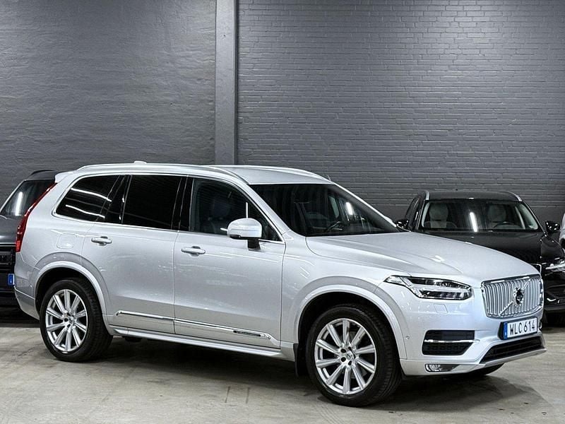 Silver (silver metallic) Begagnad 2017 Volvo XC90 Inscription SUV | 289 900 kr (Superpris) - Bild 1/4