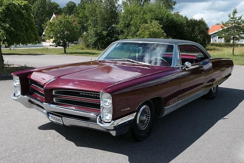 Mörkröd Begagnad 1966 Pontiac Bonneville | 199 000 kr - Bild 1/4