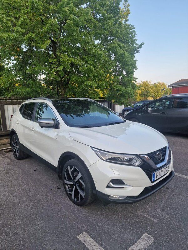 Vit Begagnad 2018 Nissan Qashqai SUV | 159 000 kr (Marknadspris) - Bild 1/4