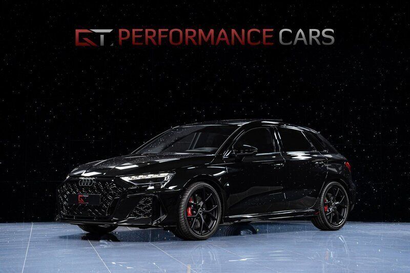Ny 2025 Audi RS3 Sportback Sport Halvkombi | 824 900 kr (Bra pris) - Bild 1/4