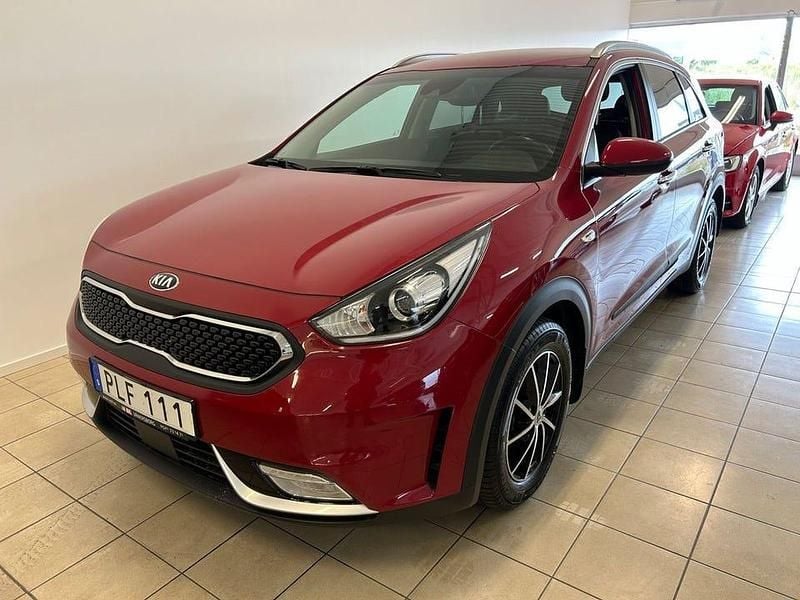 Begagnad Kia Niro Advance 141 HK (103 kW) 2017 Röd SUV