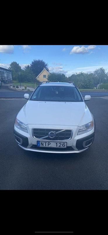 Begagnad Volvo XC70 Summum 163 HK (119 kW) 2013 Vit SUV