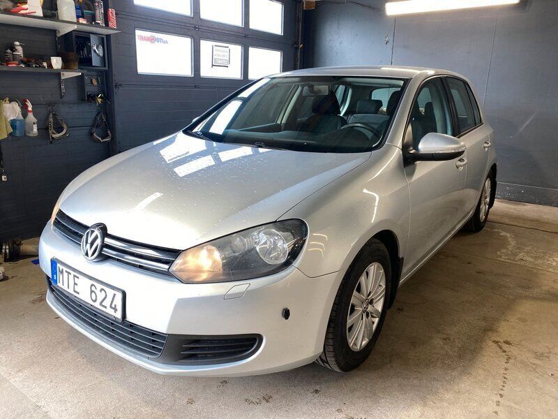 Silver Begagnad 2012 VW Golf VII Halvkombi | 55 900 kr - Bild 1/4