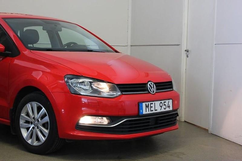 Begagnad VW Polo 90 HK (66 kW) 2015 Röd Halvkombi
