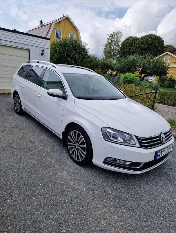Vit Begagnad 2011 VW Passat GT Kombi | 55 000 kr (Bra pris) - Bild 1/4