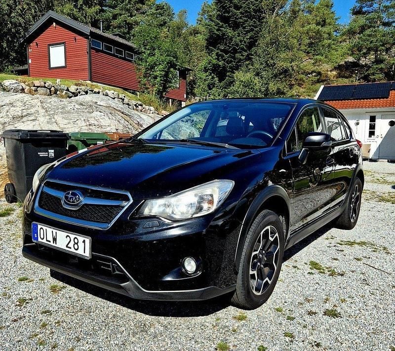 Svart Begagnad 2013 Subaru XV SUV | 49 000 kr (Marknadspris) - Bild 1/4