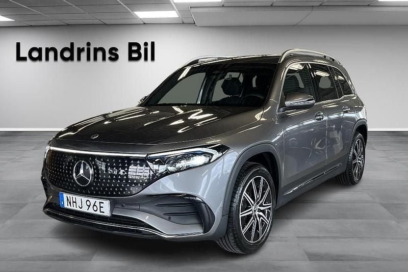 Mörkgrå (grå) Begagnad 2024 Mercedes EQB250+ Advanced SUV | 509 900 kr (Bra pris) - Bild 1/4