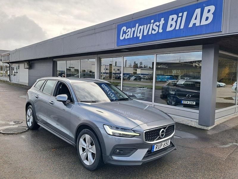 Grå (osmium grå met) Begagnad 2019 Volvo V60 CC Kombi | 289 000 kr (Marknadspris) - Bild 1/4