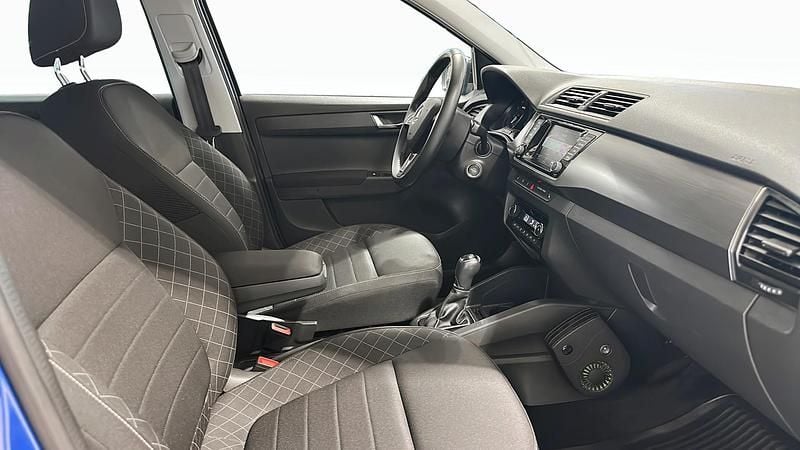 Begagnad Skoda Fabia Style 110 HK (80 kW) 2017 Blå Halvkombi