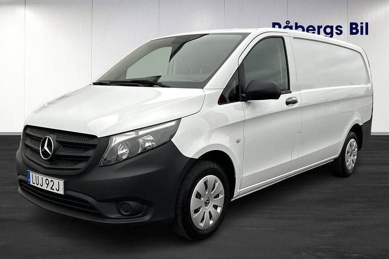 Vit Begagnad 2022 Mercedes Vito Van | 299 800 kr (Superpris) - Bild 1/4