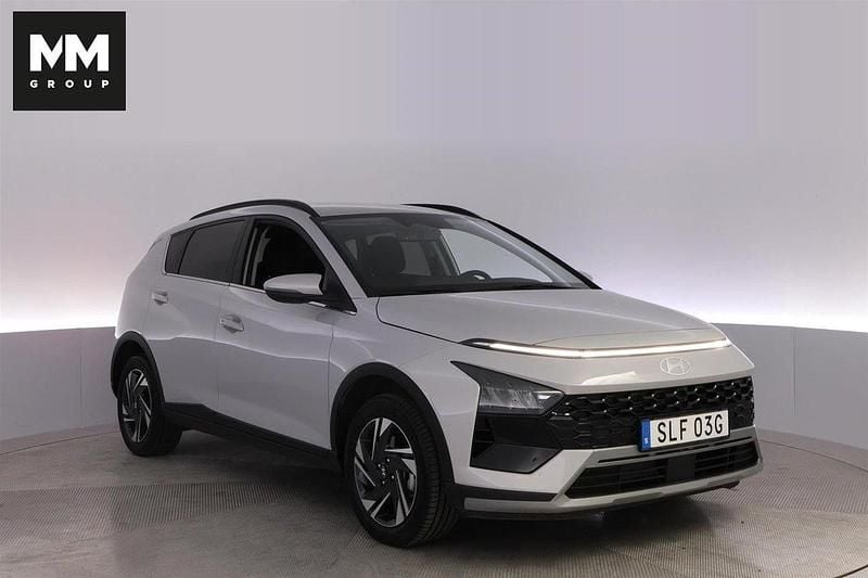 Grå Ny 2025 Hyundai Bayon SUV | 249 900 kr (Marknadspris) - Bild 1/4