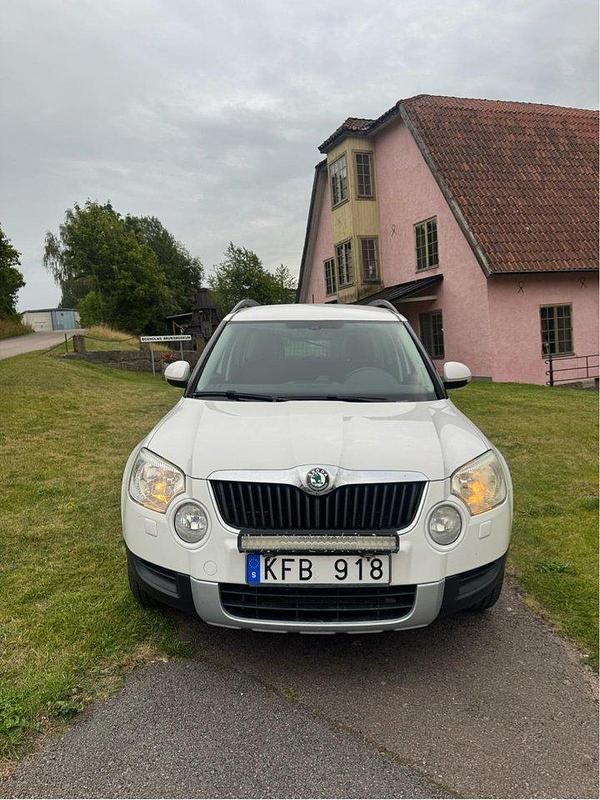 Vit Begagnad 2010 Skoda Yeti Ambition SUV | 52 000 kr (Dyr) - Bild 1/4