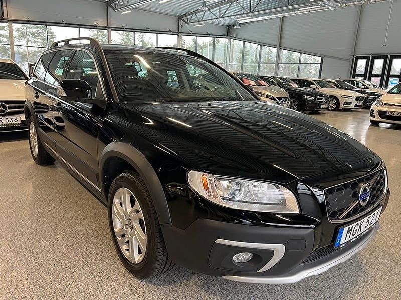 Svart Begagnad 2016 Volvo XC70 Momentum Kombi | 164 900 kr - Bild 1/3