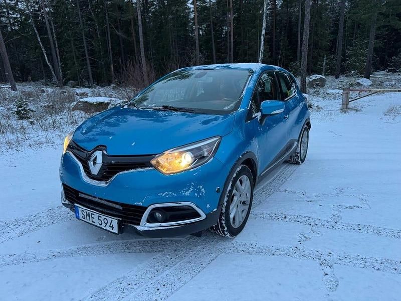 Blå Begagnad 2014 Renault Captur SUV | 59 500 kr (Superpris) - Bild 1/4