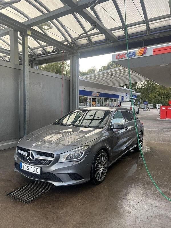 Grå Begagnad 2016 Mercedes CLA220 Shooting Brake Kombi | 150 000 kr (Marknadspris) - Bild 1/4