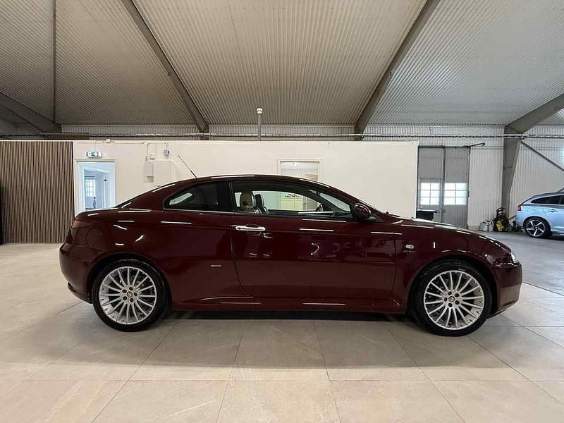 Begagnad Alfa Romeo GT Distinctive 166 HK (122 kW) 2005 Röd Sportkupé