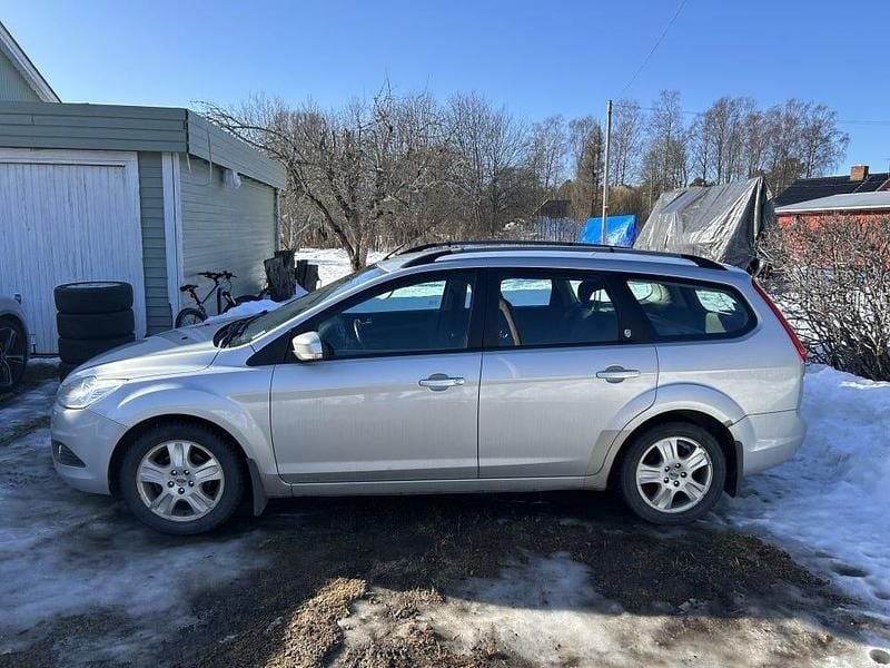 Begagnad Ford Focus 125 HK (91 kW) 2009 Kombi