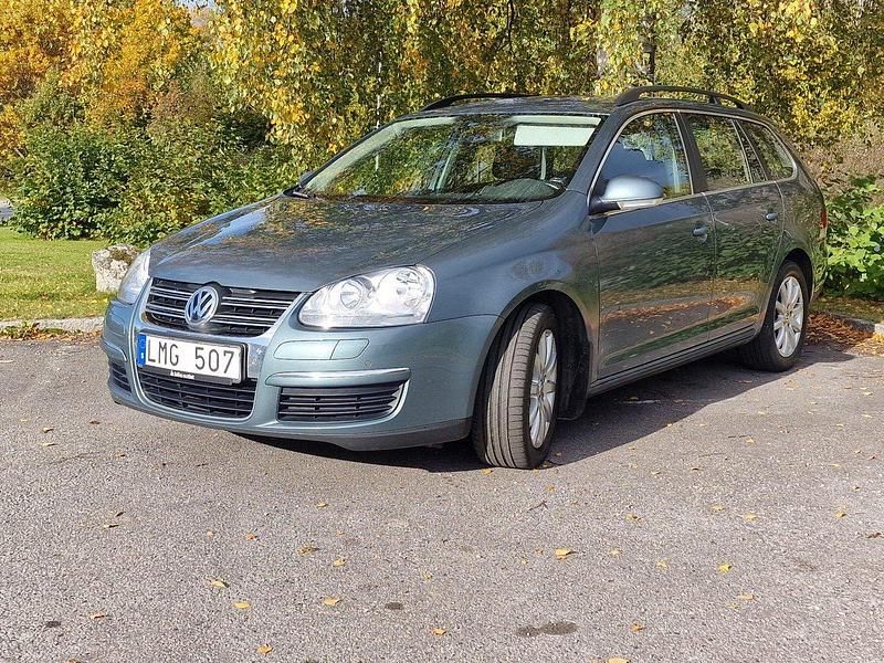 Grå Begagnad 2009 VW Golf VI Kombi | 50 000 kr (Bra pris) - Bild 1/4