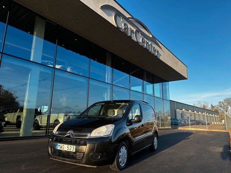 Svart Begagnad 2012 Citroën Berlingo Minibuss | 99 000 kr (Dyr) - Bild 1/4
