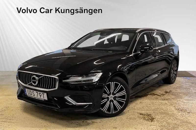 Svart Begagnad 2021 Volvo V60 Inscription Kombi | 269 900 kr - Bild 1/3