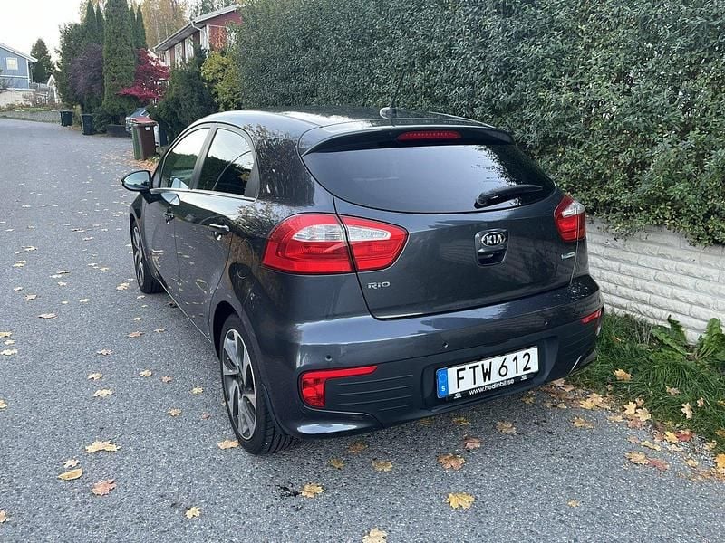 Begagnad 2015 Kia Rio 2 Halvkombi | 99 800 kr (Superpris) - Bild 1/4