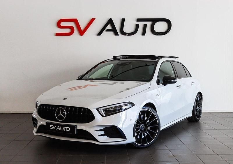 Vit Begagnad 2021 Mercedes A35 AMG AMG Halvkombi | 439 900 kr (Marknadspris) - Bild 1/4
