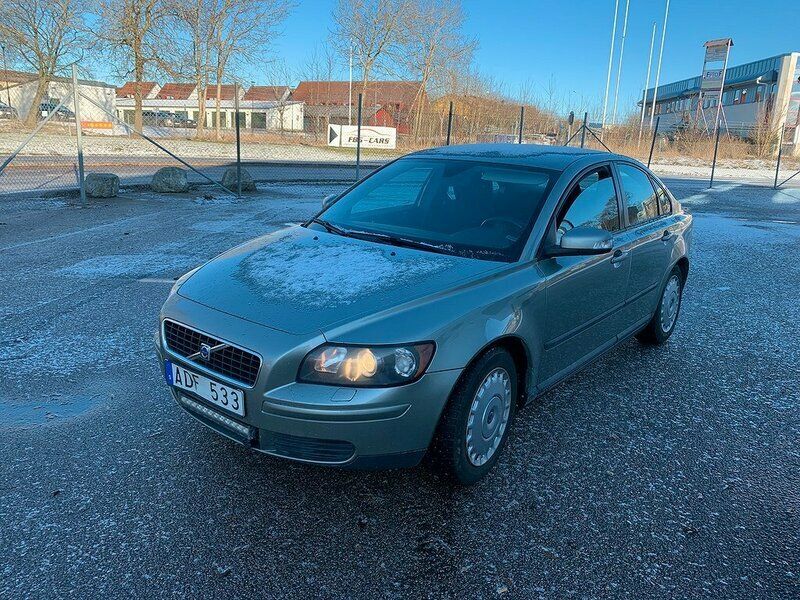 Begagnad Volvo S40 Kinetic 136 HK (100 kW) 2006 Ljusgrön Sedan
